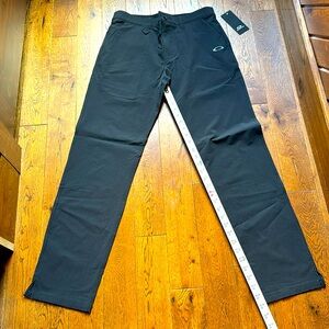 Men’s Oakley golf pants NWT